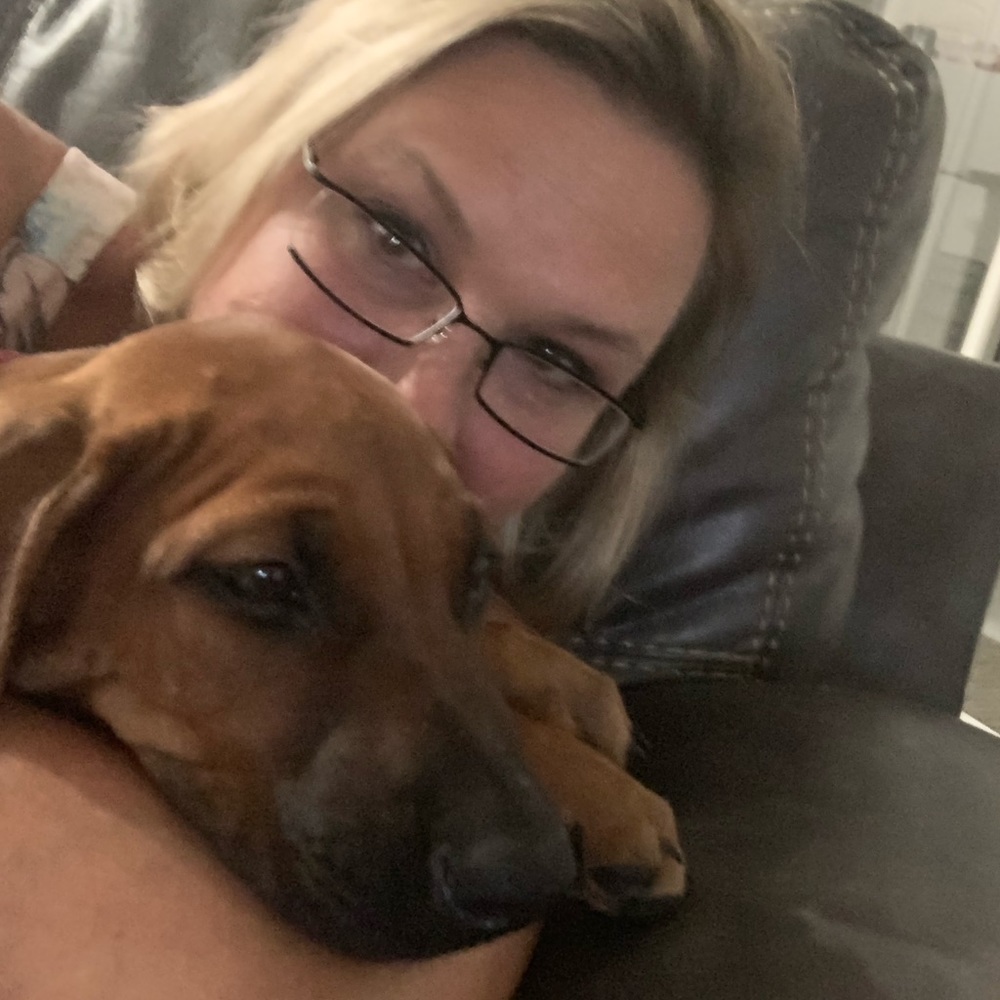 Meet your Posher, Lara